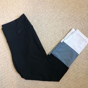 Nike Dri-Fit capri athletic leggings